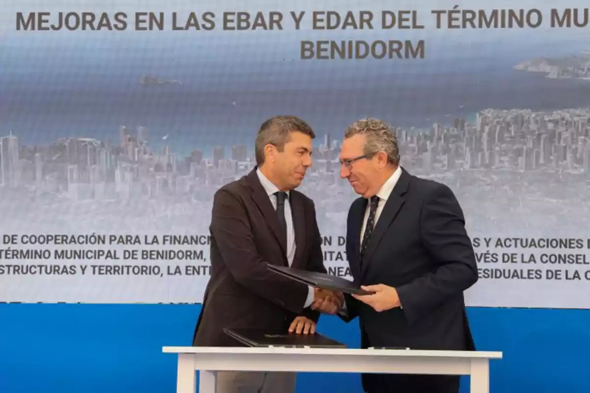 Carlos Mazón, presidente de la Generalitat Valenciana, junto a Toni Pérez