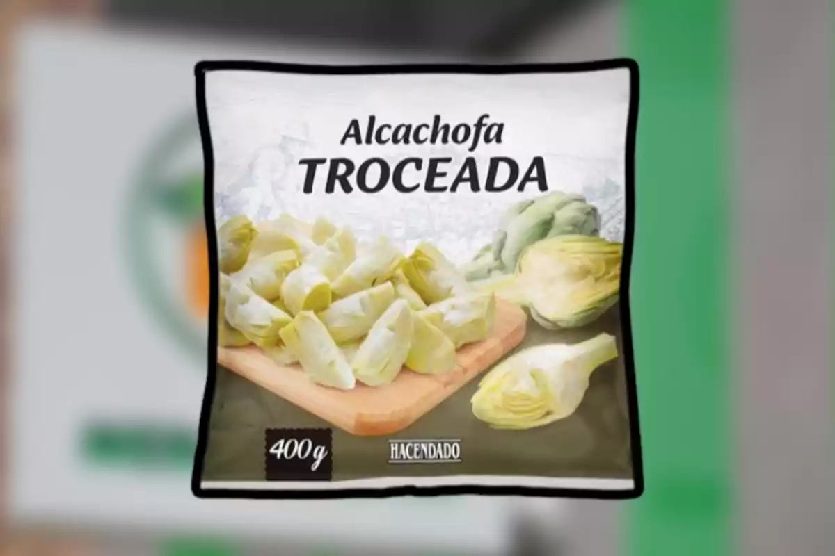 Bolsa de alcachofa troceada congelada de la marca Hacendado con un peso de 400 gramos Bolsa de alcachofa troceada congelada de la marca Hacendado con un peso de 400 gramos