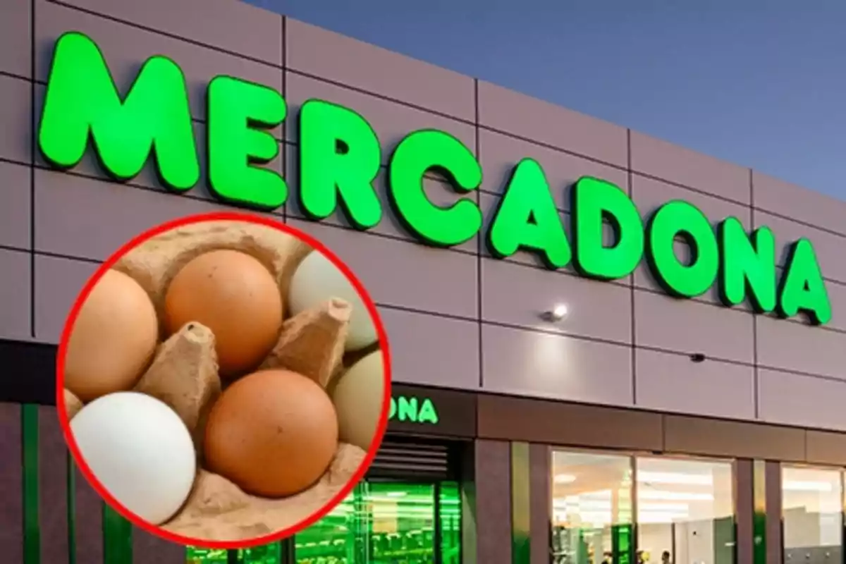 Fachada de un supermercado Mercadona con una imagen de huevos en primer plano.