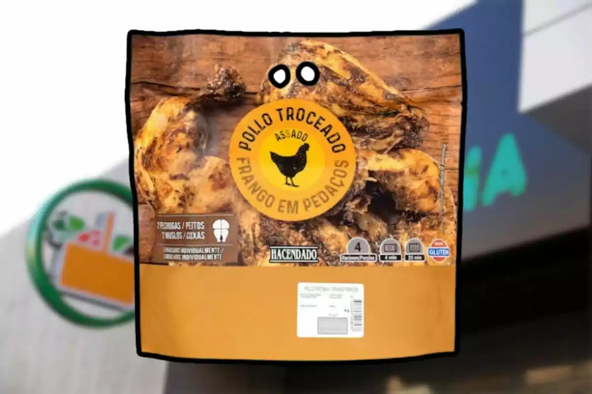 Imagen de un paquete de pollo troceado asado de la marca Hacendado, con etiquetas en varios idiomas y detalles sobre el contenido y el tiempo de preparación.