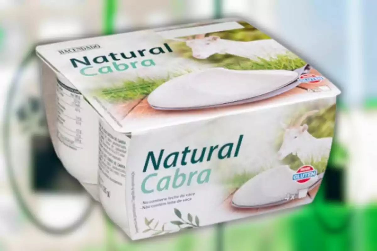 Envase de yogur natural de cabra sin gluten de la marca Hacendado. Envase de yogur natural de cabra sin gluten de la marca Hacendado.