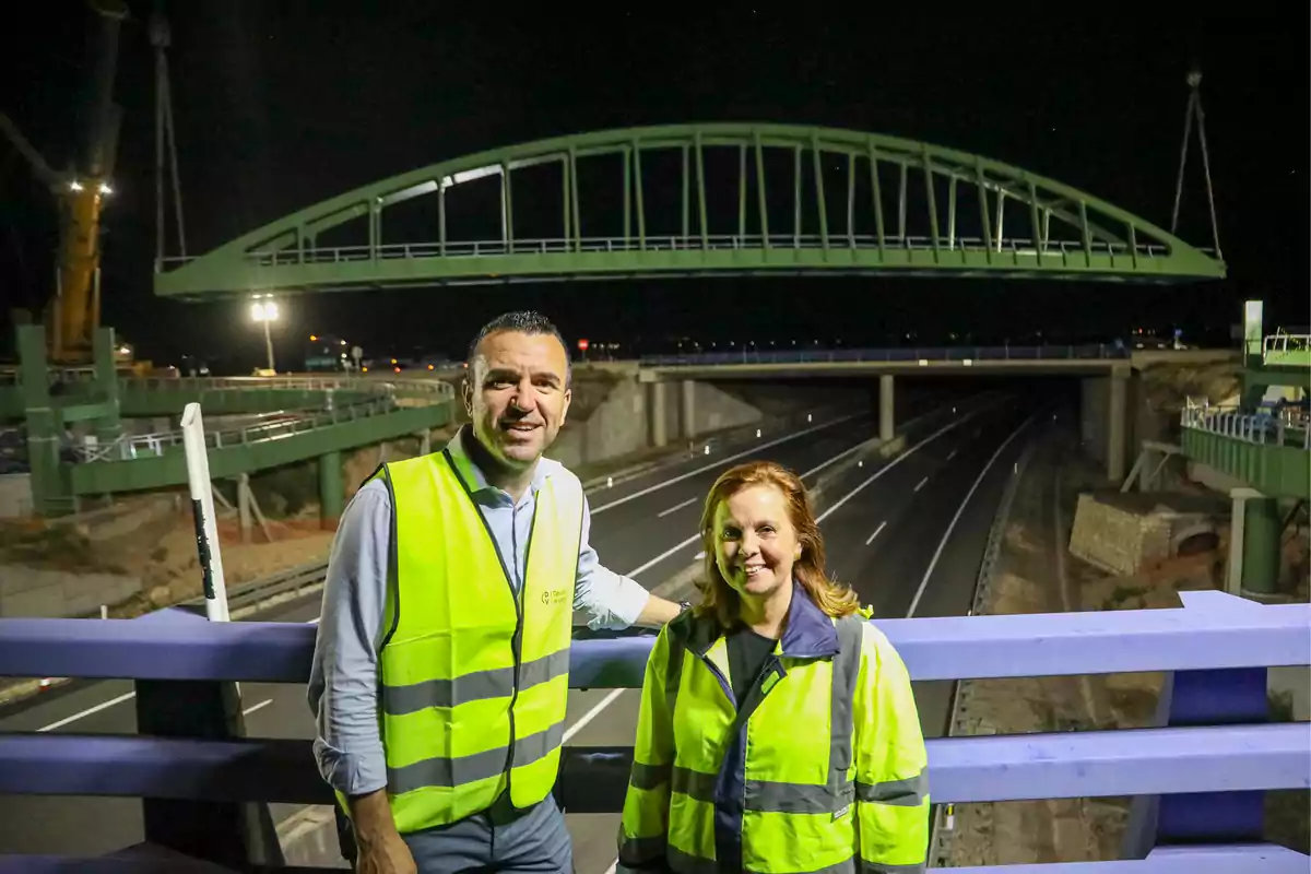 El presidente de la Diputación, Vicent Mompó, y la diputada de Carreteras, Reme Mazzolari