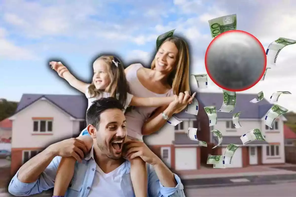 Una familia feliz frente a una casa con billetes de euro flotando en el aire.