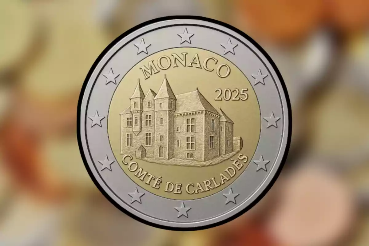 Moneda conmemorativa de Mónaco 2025 con la imagen de un castillo y la inscripción Comté de Carladès rodeada de estrellas Moneda conmemorativa de Mónaco 2025 con la imagen de un castillo y la inscripción Comté de Carladès rodeada de estrellas