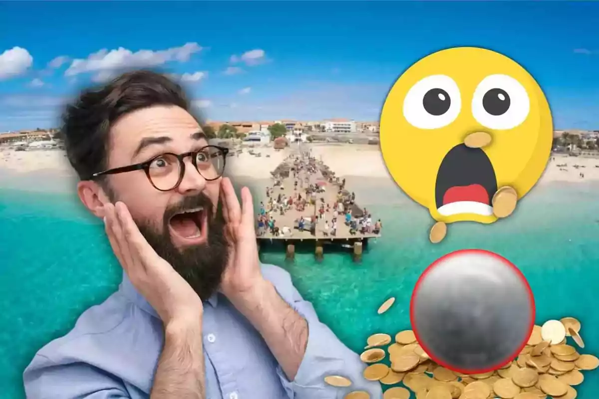 Hombre sorprendido junto a un emoji asustado sobre un muelle lleno de gente con monedas y una esfera metálica en primer plano.