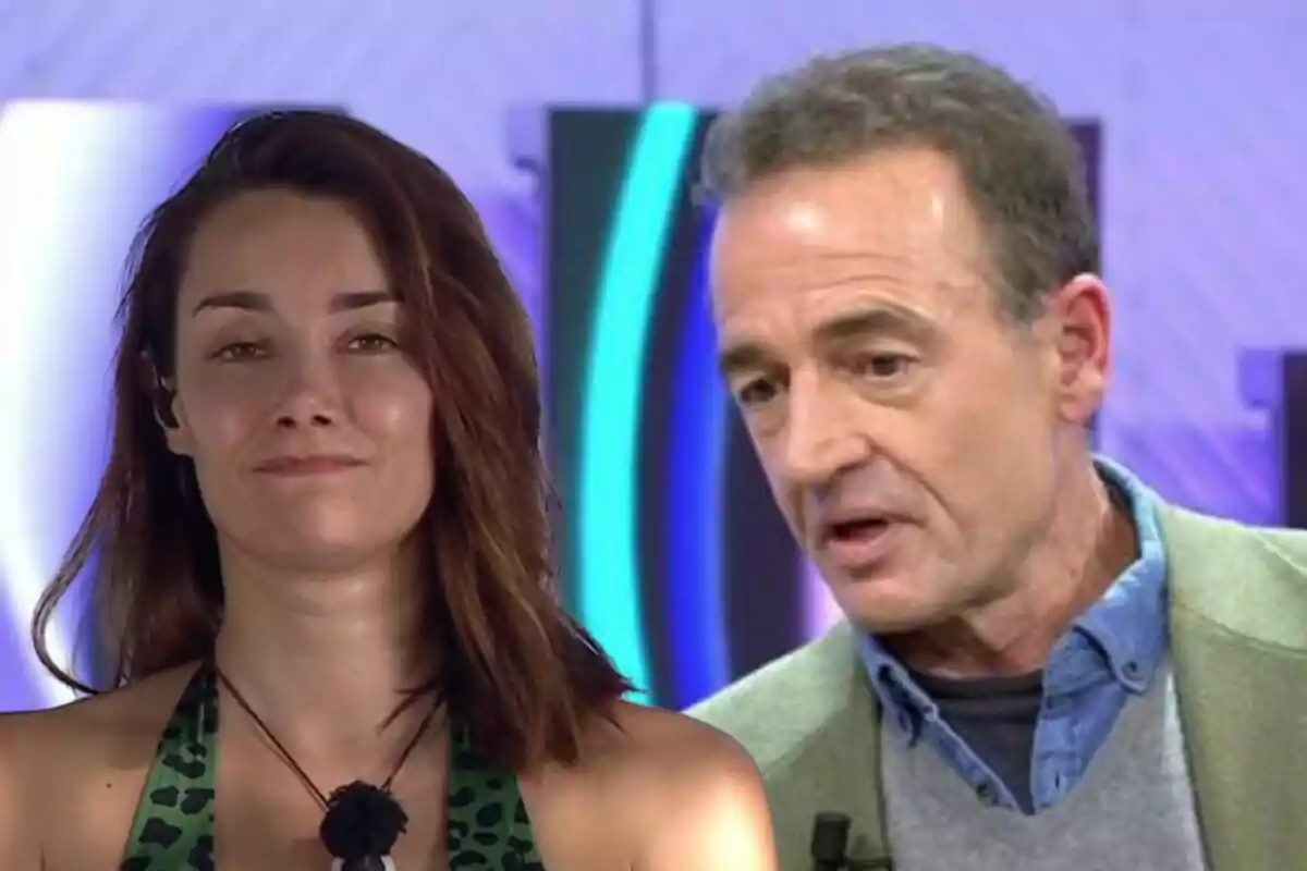 Adara Molinero con cabello castaño y Alessandro Lequio de cabello canoso que está en el estudio de 'Vamos a ver' con luces de colores en el fondo.