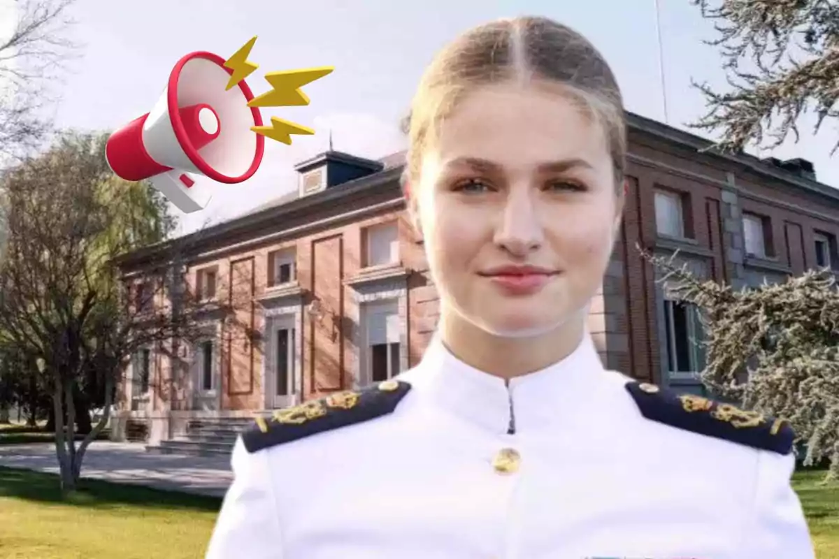 Leonor con uniforme militar blanco frente a un edificio de ladrillo con un megáfono ilustrado en la esquina superior izquierda