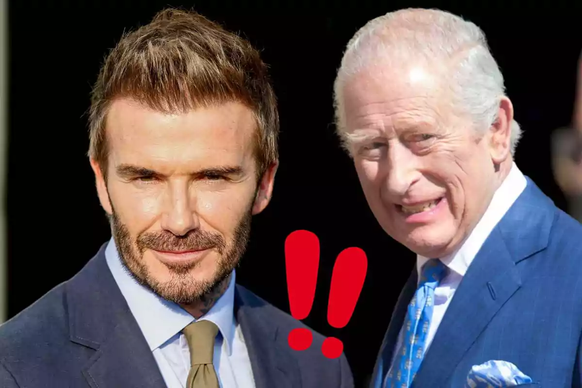 David Beckham y Carlos III vestidos de traje posan juntos con dos signos de exclamación rojos entre ellos