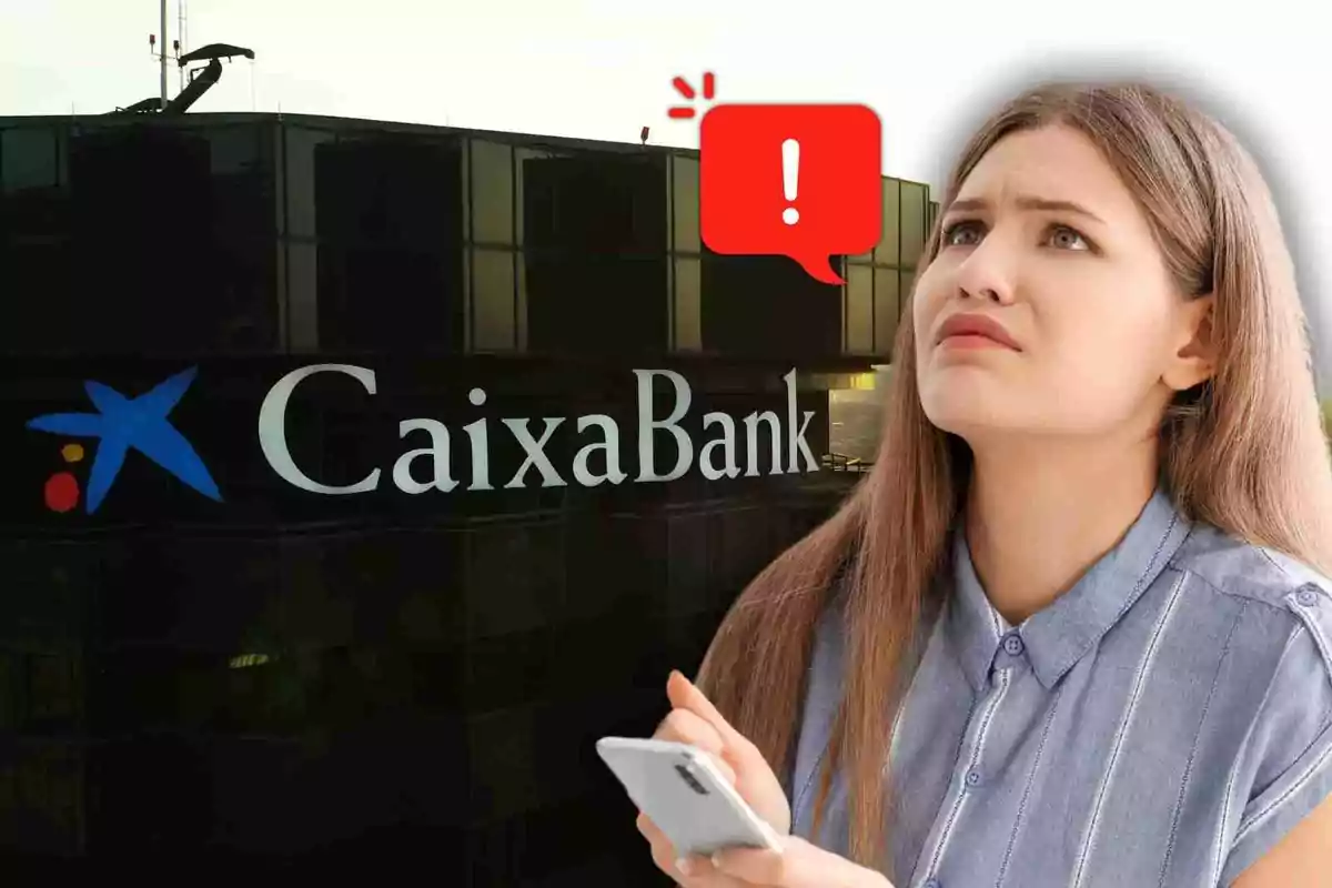 Una mujer con expresión preocupada sostiene un teléfono móvil frente a un edificio de CaixaBank con un icono de alerta en un globo de diálogo rojo.