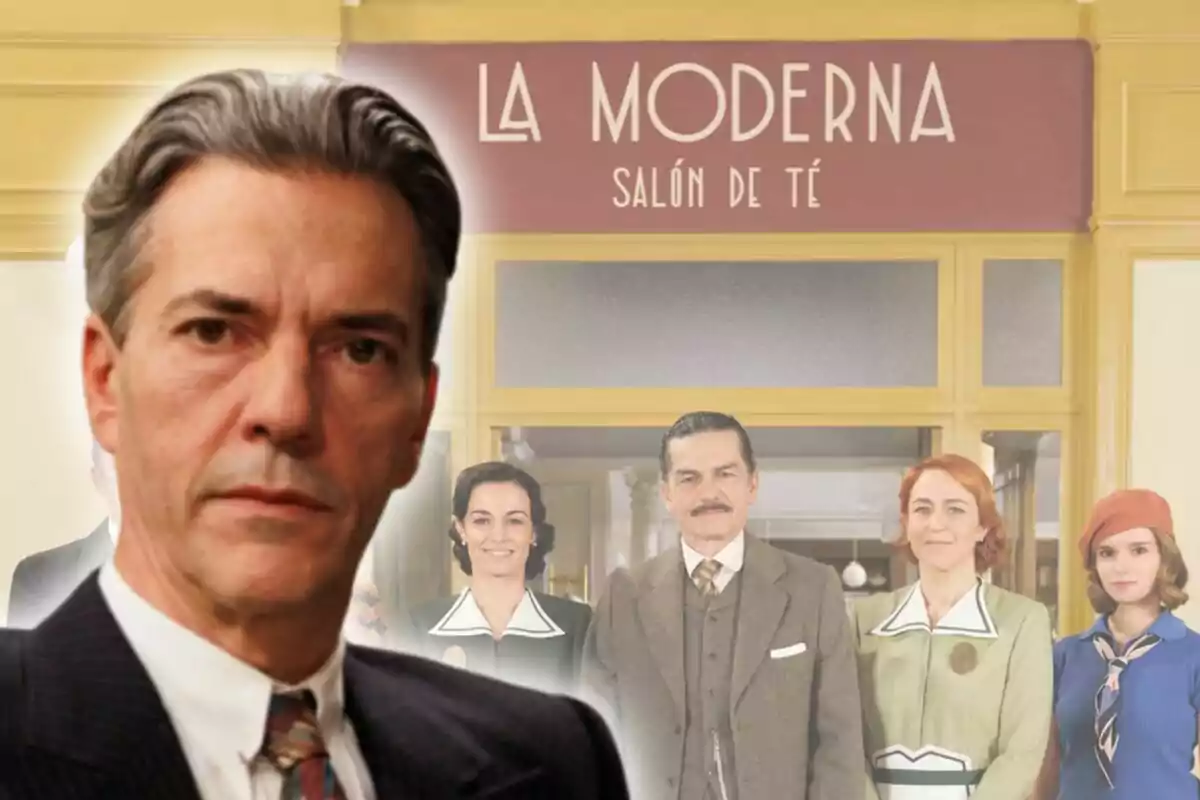 Miguel Hermoso with gray hair and a serious expression in the foreground, with a group of people in the background in front of an establishment called "La Moderna Salón de Té."