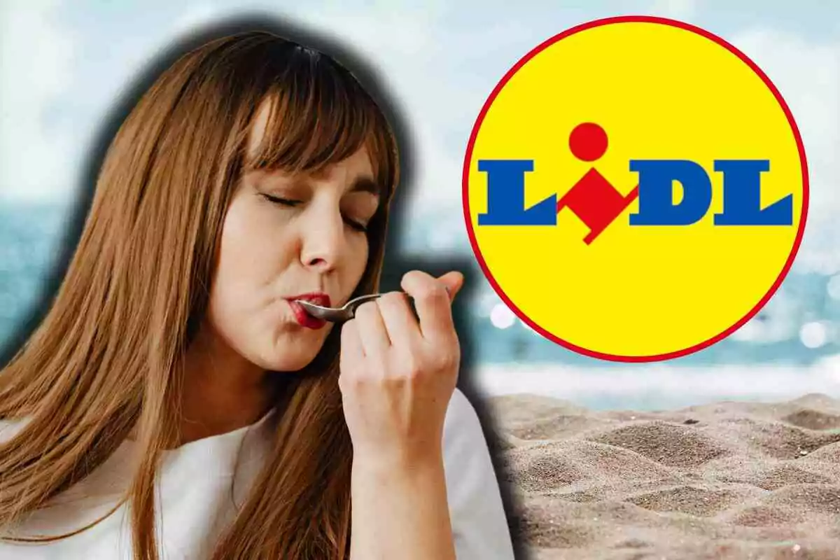 Mujer disfrutando de una cucharada de comida en la playa con el logo de Lidl al fondo