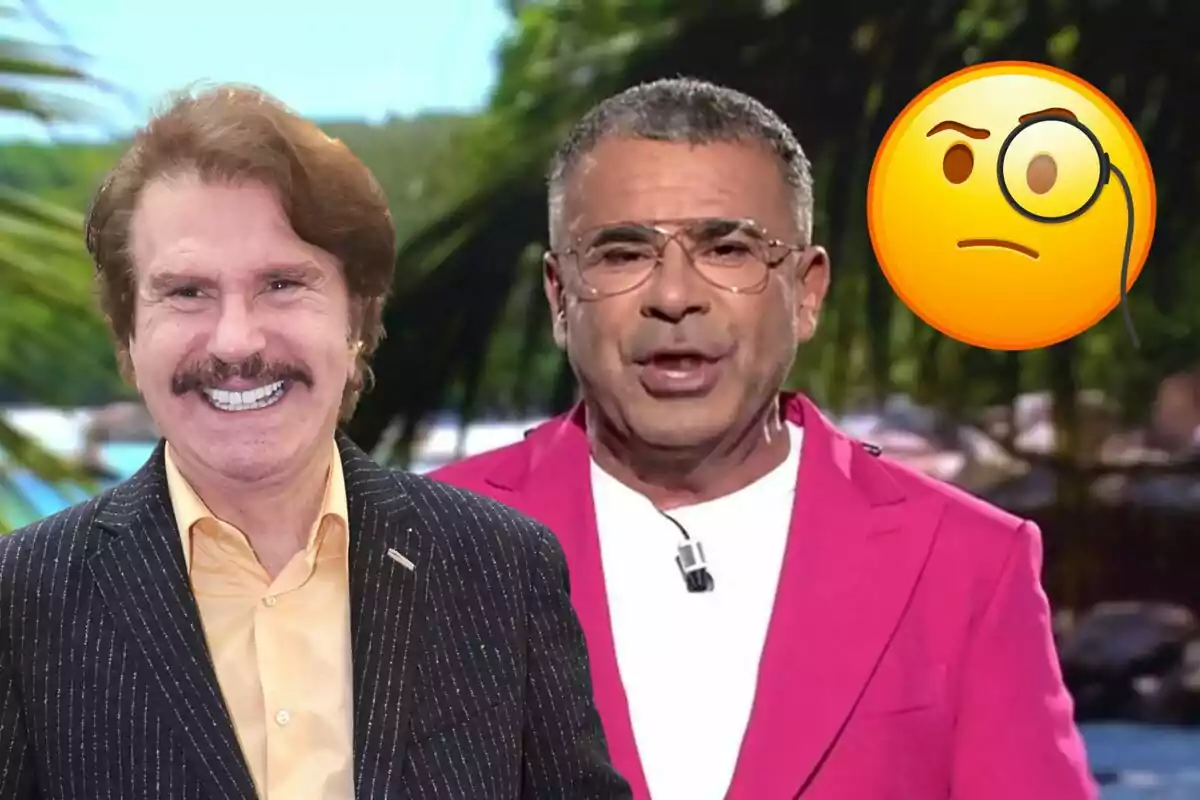 Edmundo Arrocet y Jorge Javier Vázquez posan frente a un fondo tropical, Edmundo sonríe ampliamente mientras Jorge Javier lleva un traje rosa, acompañado de un emoji con monóculo.