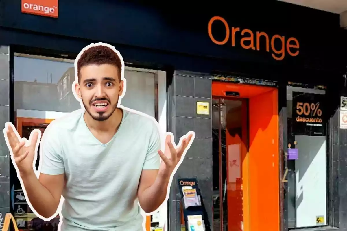 Un hombre con expresión de sorpresa o frustración frente a una tienda de la marca Orange que ofrece un 50% de descuento.