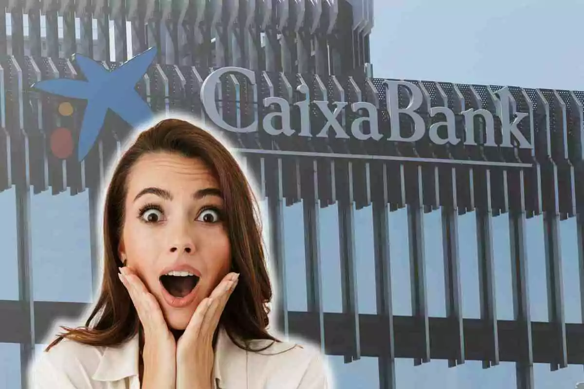 Una mujer con expresión de sorpresa frente a un edificio de CaixaBank.