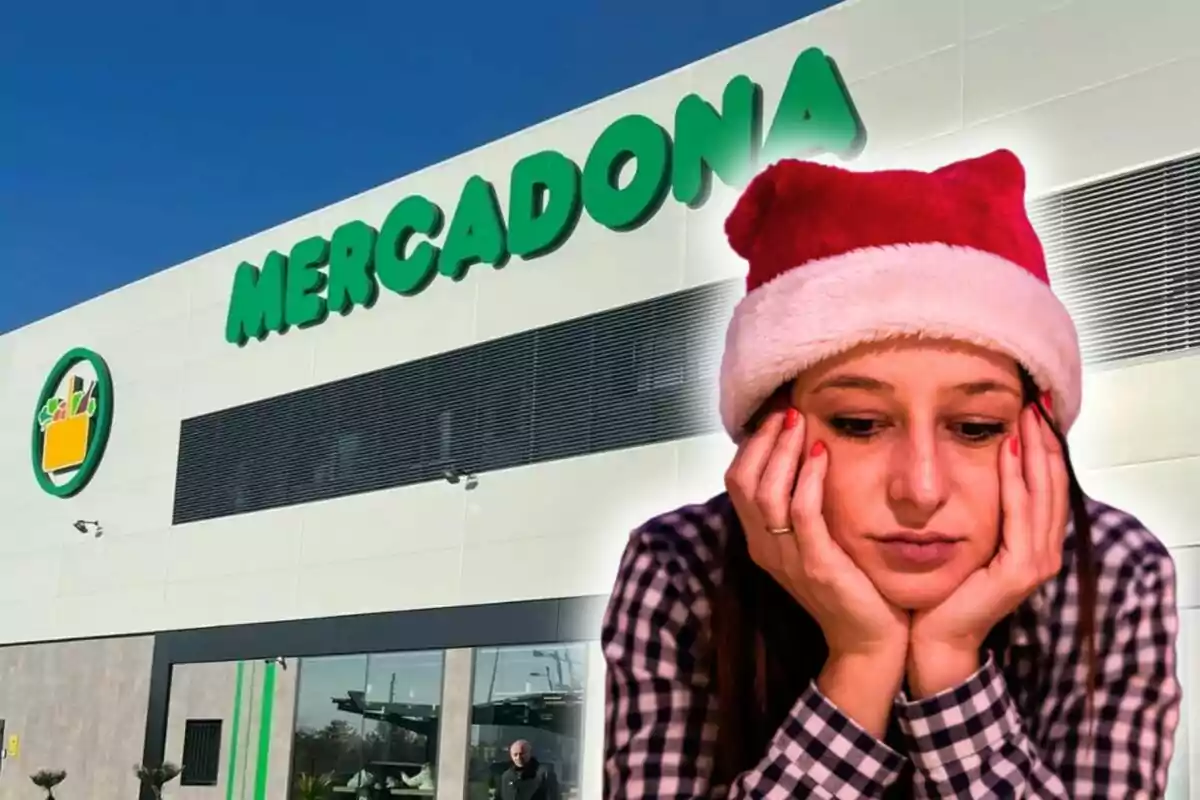 Una persona con gorro navideño parece pensativa frente a un supermercado Mercadona.