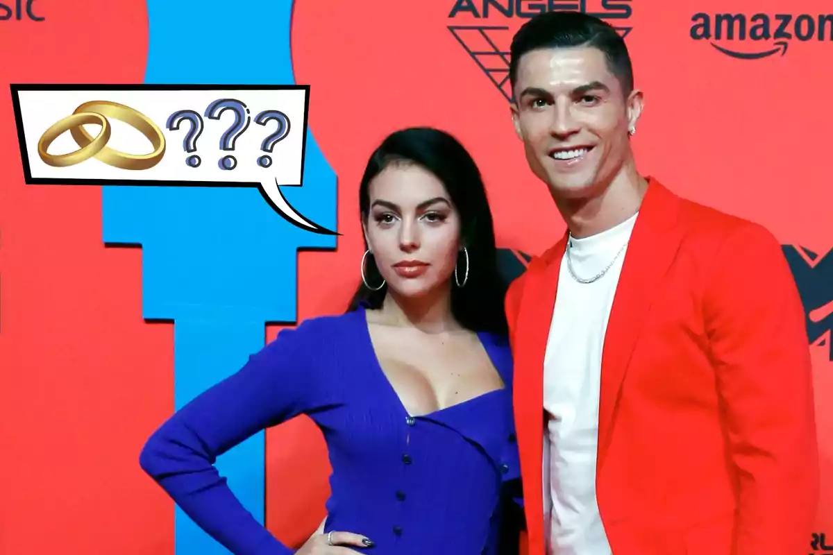 Cristiano Ronaldo y Georgina Rodríguez en evento con burbuja de diálogo que muestra anillos de matrimonio y signos de interrogación.