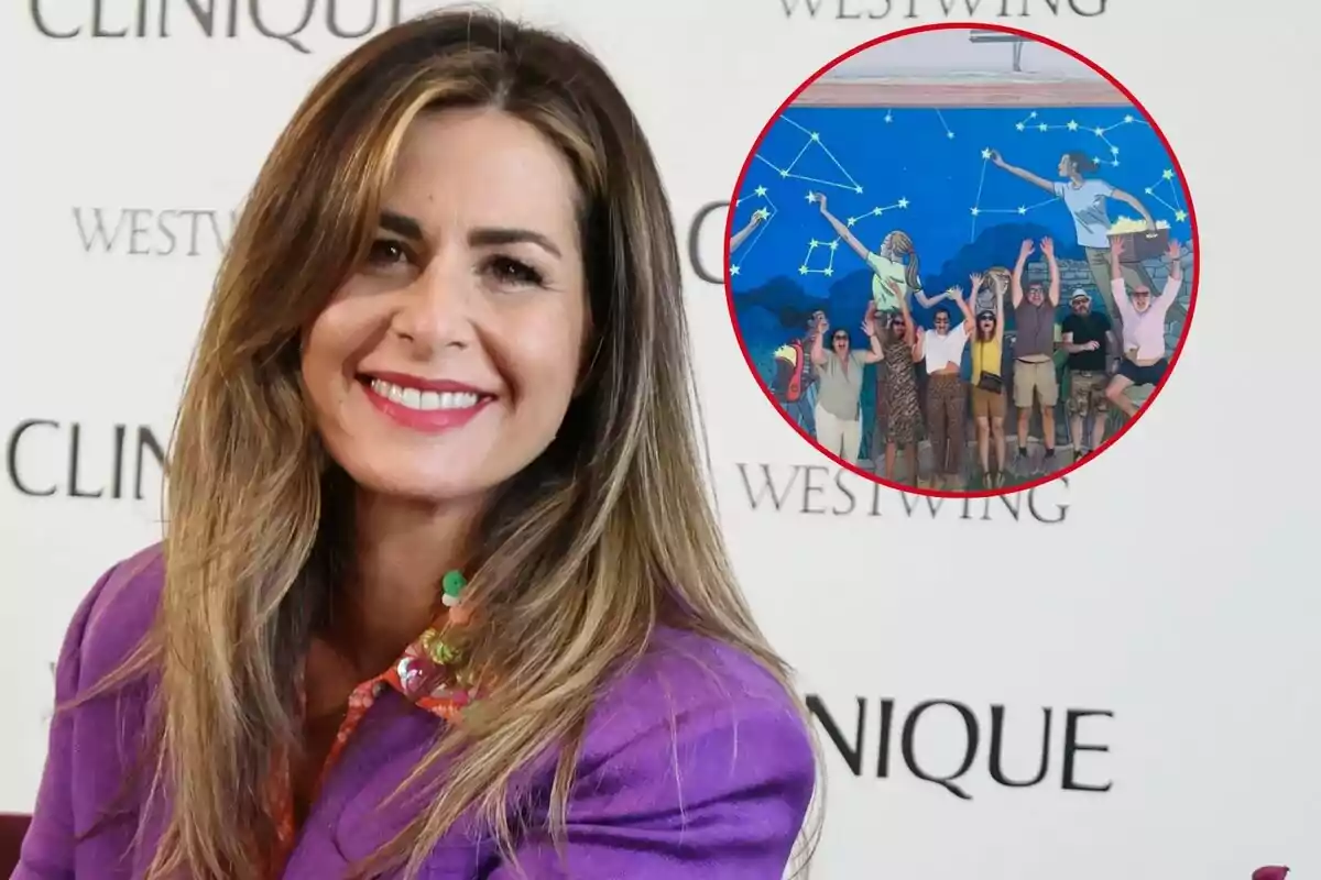 Nuria Roca sonriente con una chaqueta morada frente a un fondo con logotipos de Clinique y Westwing, con un círculo rojo que muestra a un grupo de personas levantando las manos frente a un mural de constelaciones.