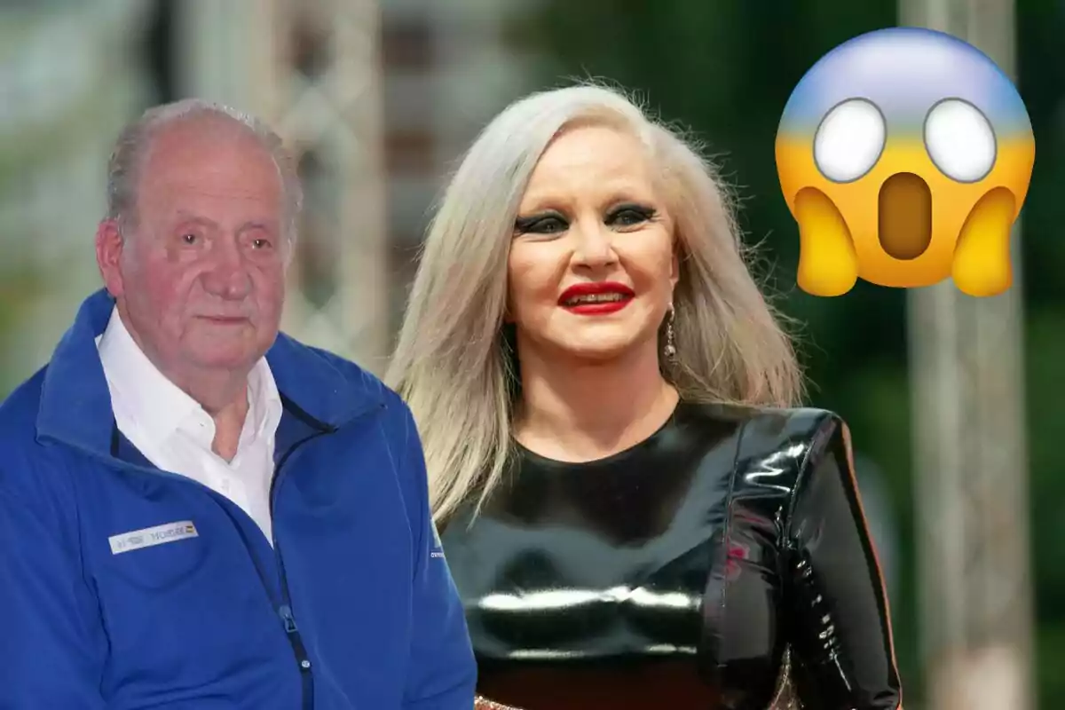 Juan Carlos I con chaqueta azul y Alaska con vestido negro posan juntos, con un emoji de sorpresa en la esquina superior derecha.