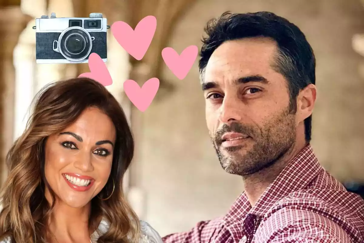 Montaje de Lara Álvarez sonriendo con los labios rosas, Antonio Texeira sonriendo con una camisa de cuadros y unos corazones junto a una cámara