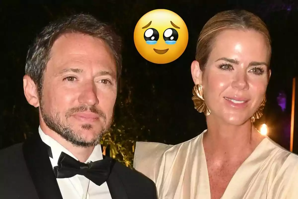 Manuel Martos y Amelia Bono vestida de gala, el hombre lleva un esmoquin negro y la mujer un vestido dorado, con un emoji de carita emocionada sobre ellos.