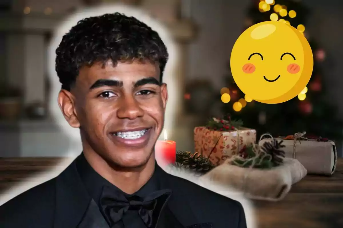 Lamine Yamal sonriente con brackets y un emoji feliz al lado, con un fondo de regalos navideños y luces.