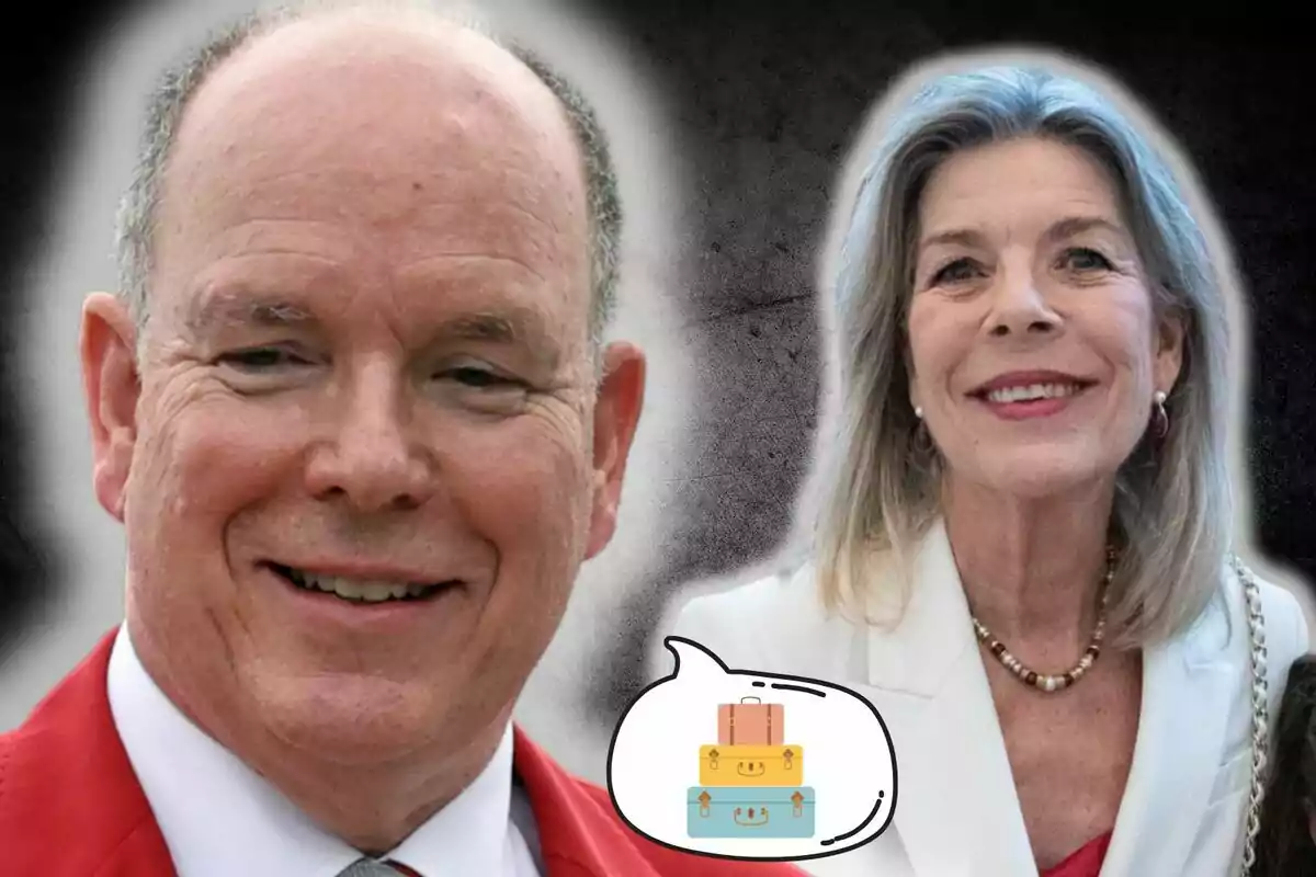 Alberto y Carolina de Mónaco sonríen frente a un fondo oscuro, con un dibujo de maletas dentro de un globo de diálogo.