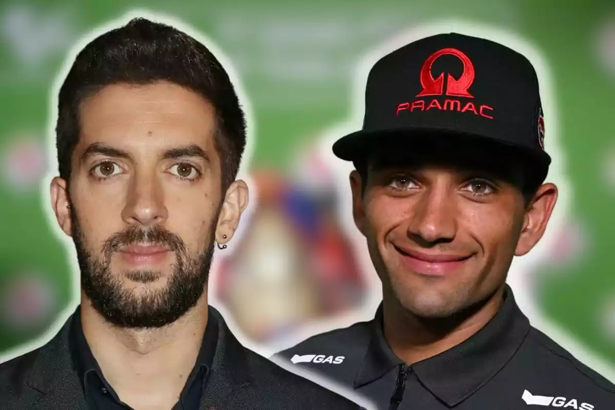 David Broncano y Jorge Martín posando frente a un fondo verde, uno con barba y el otro con gorra negra.