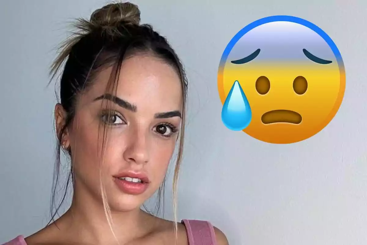 Lucía Sánchez con el cabello recogido y un emoji de cara preocupada al lado.