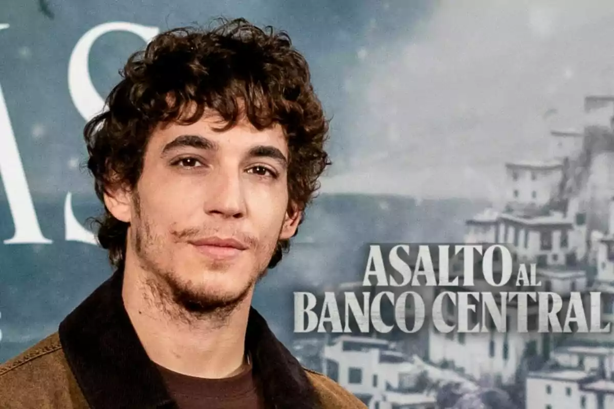 Miguel Herrán con cabello rizado y barba ligera frente a un fondo con el texto "Asalto al Banco Central".