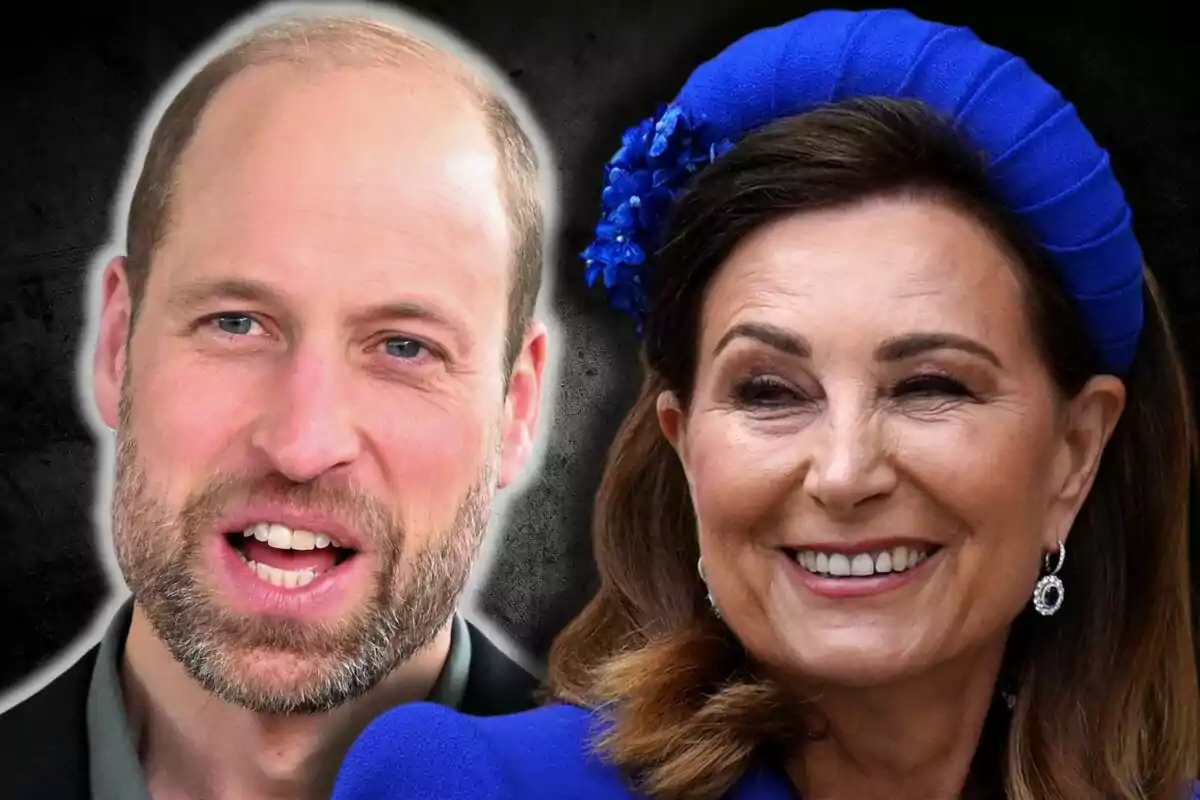 El príncipe Guillermo y Carole Middleton con tocado azul sonríen frente a un fondo oscuro difuminado