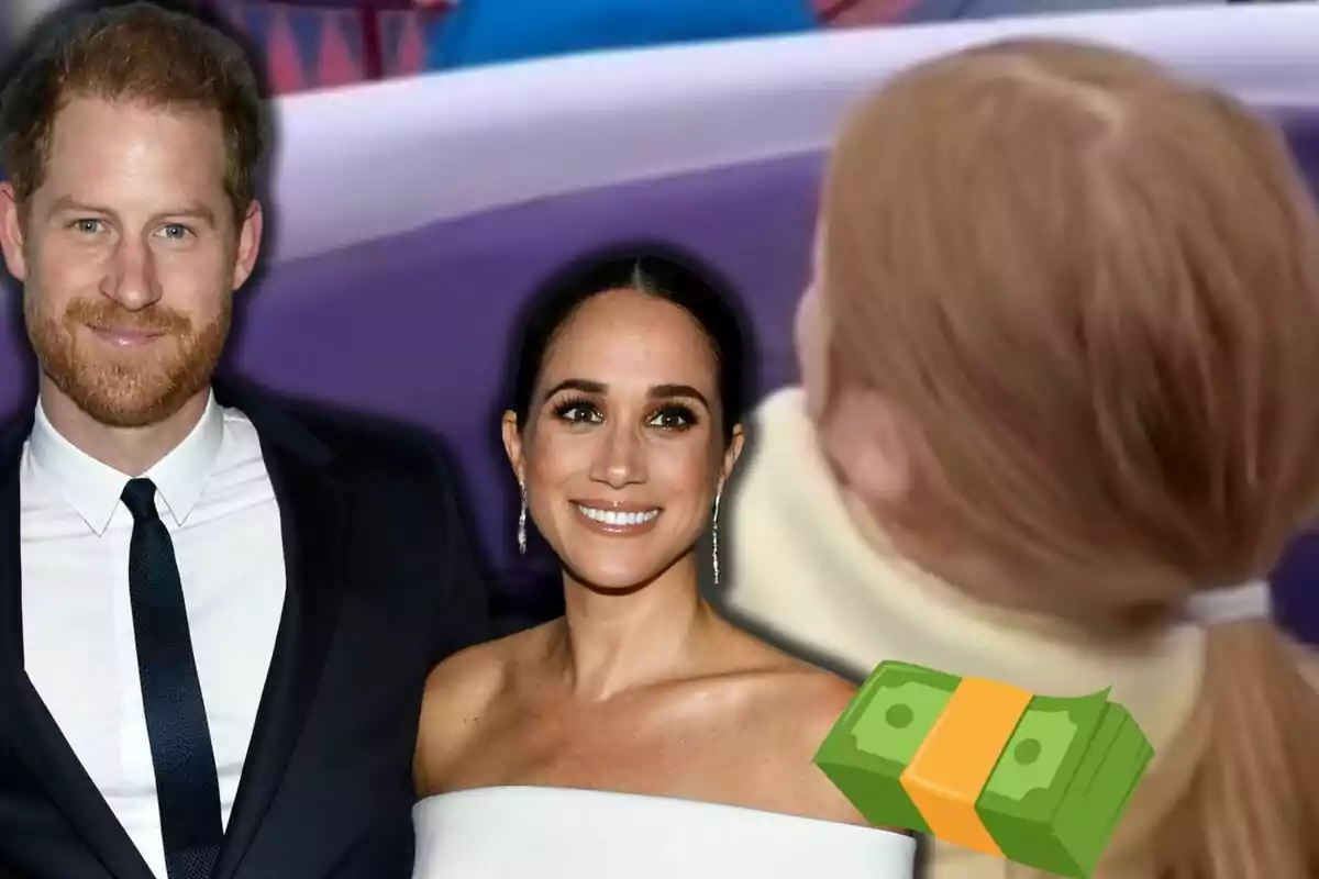 El príncipe Harry y Meghan Markle elegantemente vestida sonríe junto a Lilibet de espaldas con un dibujo de billetes en la esquina.