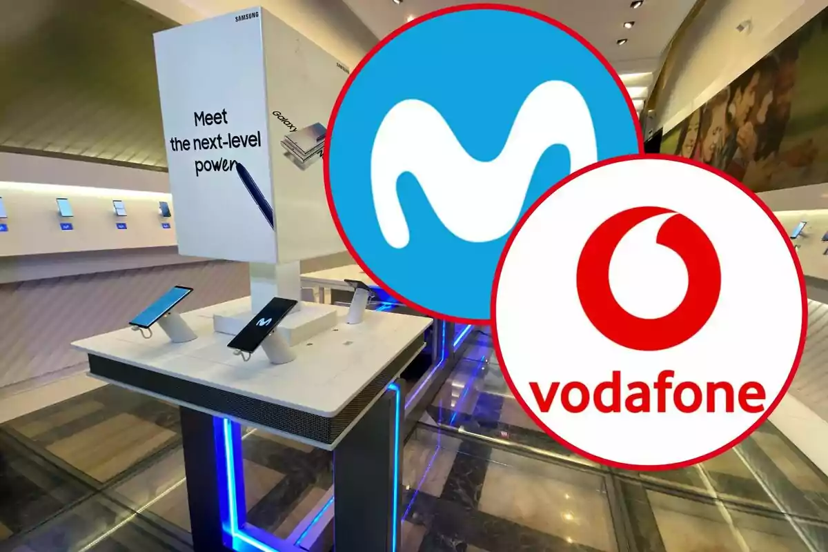 Tienda de tecnología con logotipos de Movistar y Vodafone superpuestos.