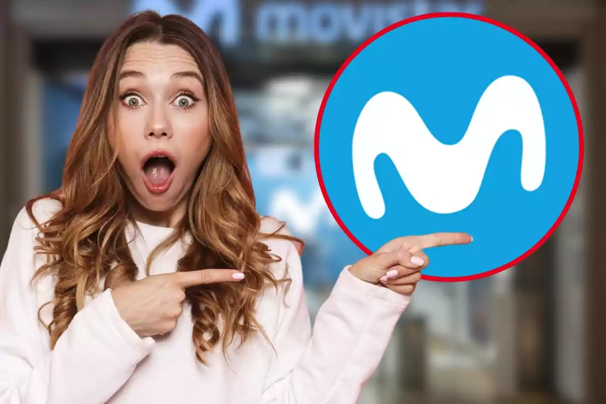 A woman with a surprised expression points to the Movistar logo.