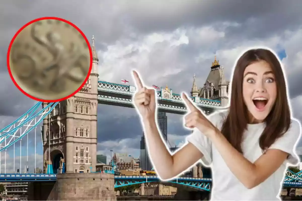 Una mujer emocionada señala hacia el Puente de la Torre en Londres con una moneda ampliada en un círculo rojo.