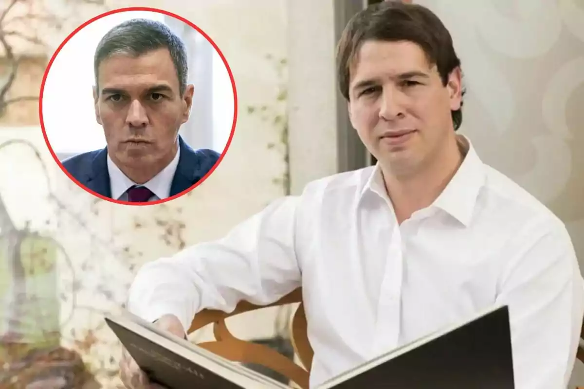 Un hombre con camisa blanca está sentado y leyendo un libro, mientras que en la esquina superior izquierda hay un círculo rojo con la imagen de otro hombre con traje y corbata.