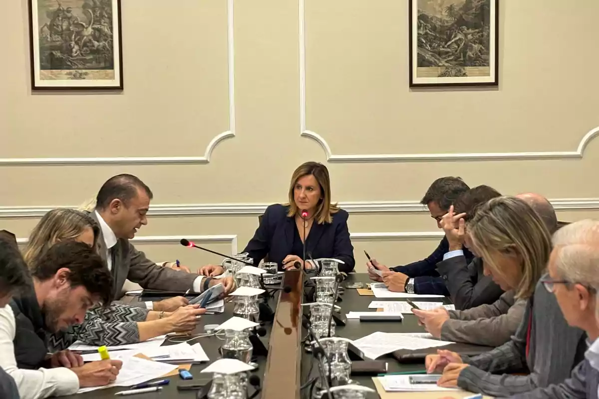 La alcaldesa de Valencia, María José Catalá, en la junta de gobierno