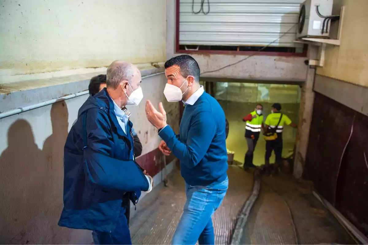 Vicente Mompó, presidente de la Diputación de Valencia, supervisando los trabajos