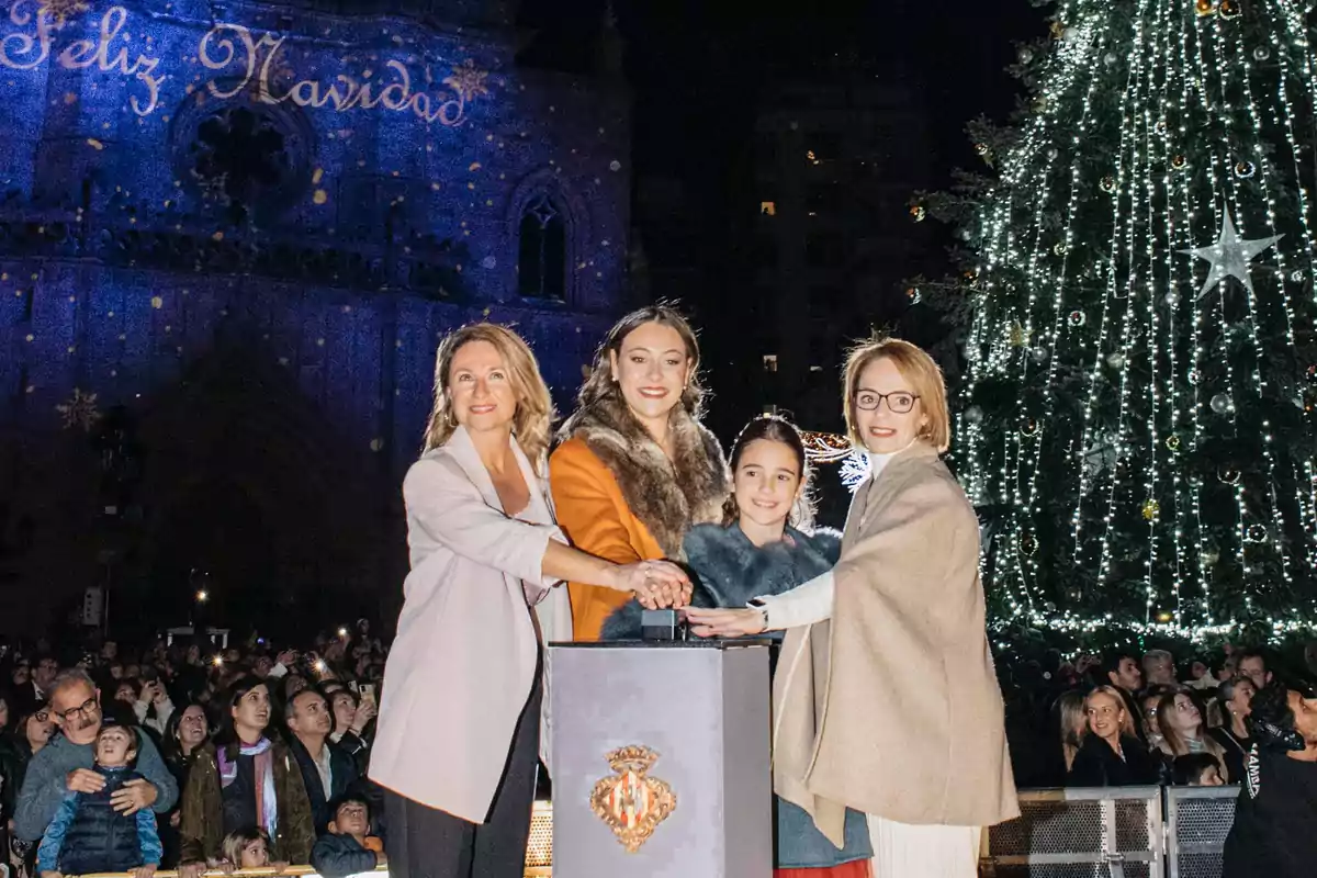 La Alcaldesa, Begoña Carrasco, en el encendido de las luces de Navidad