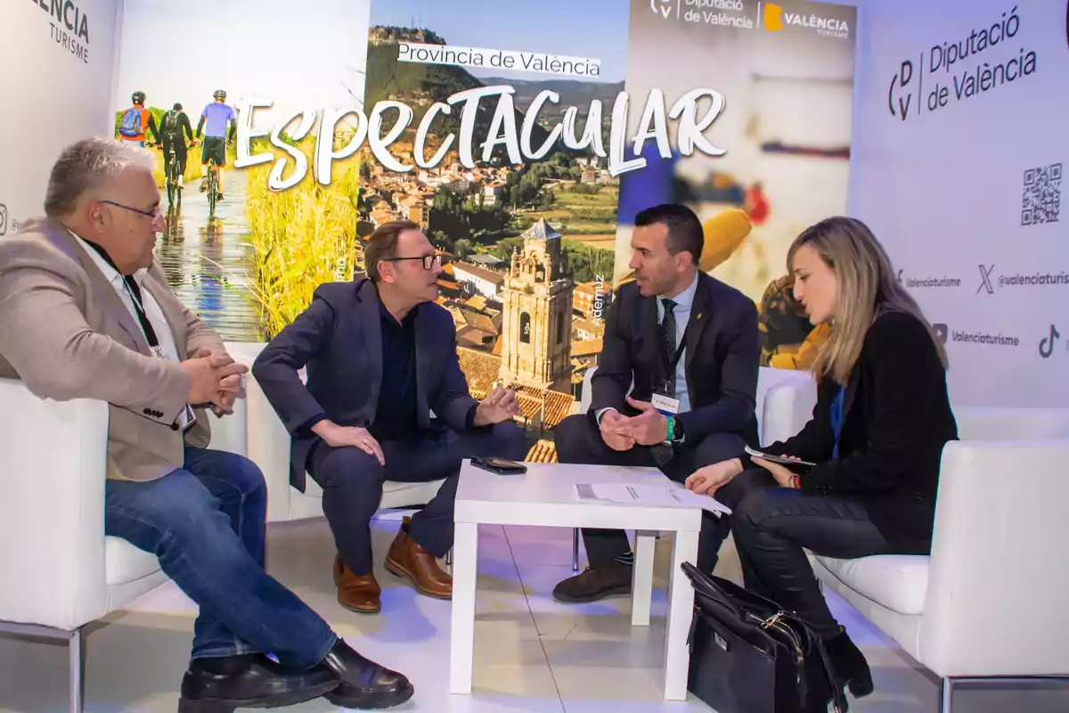 Vicente Mompó, presidente de la Diputación de Valencia, en Fitur