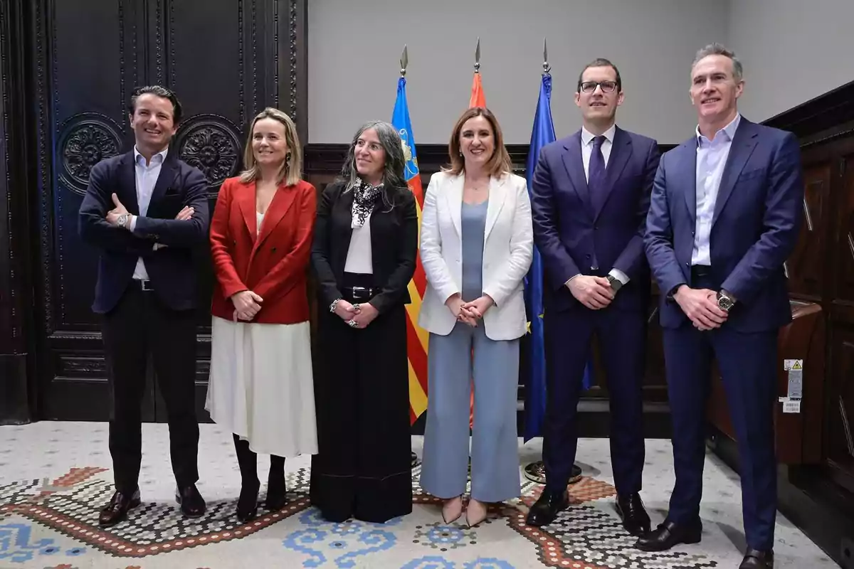 La alcaldesa de Valencia, María José Catalá junto al presidente de IBM para España