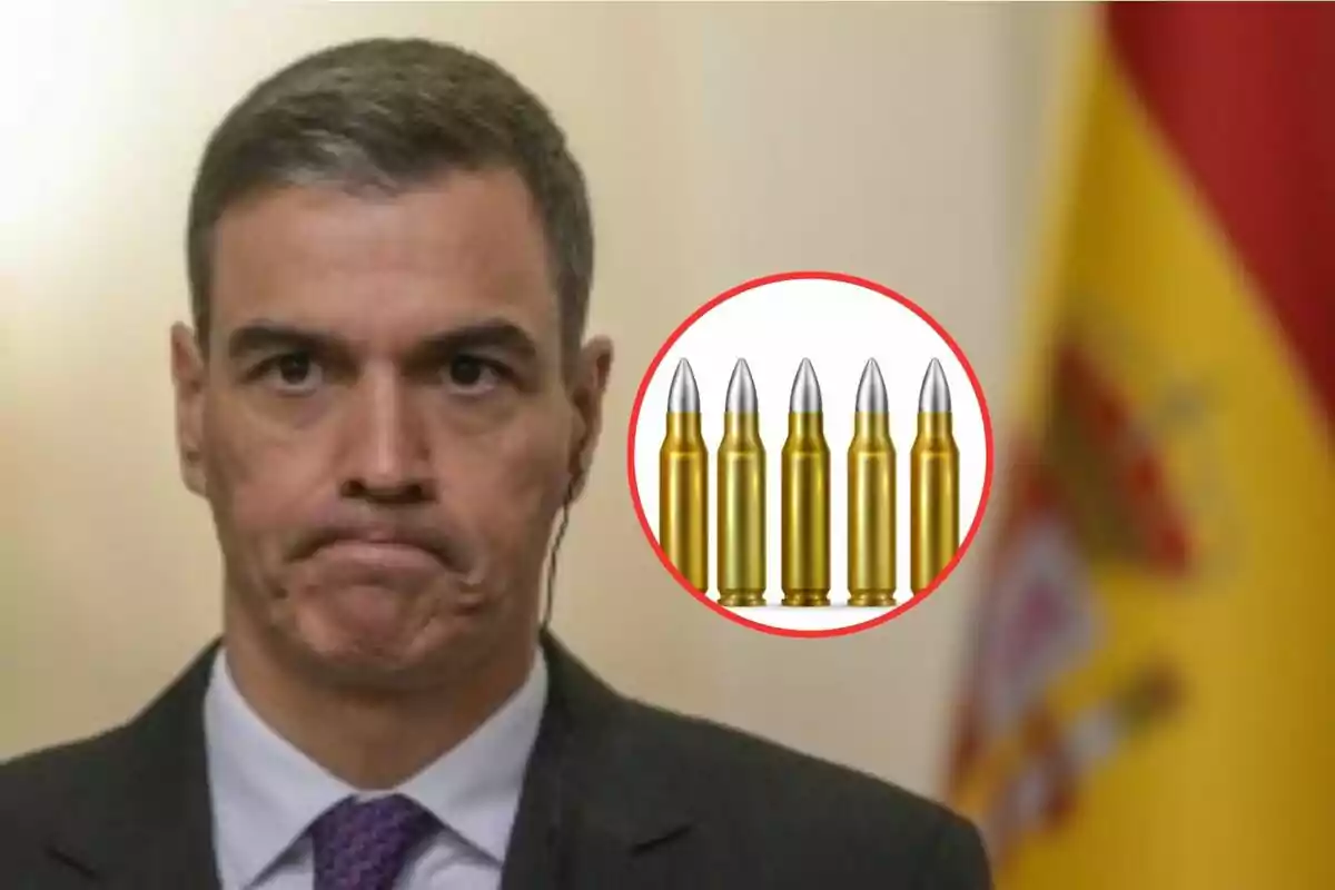 Un hombre con expresión seria junto a un círculo que contiene varias balas y una bandera de España de fondo.