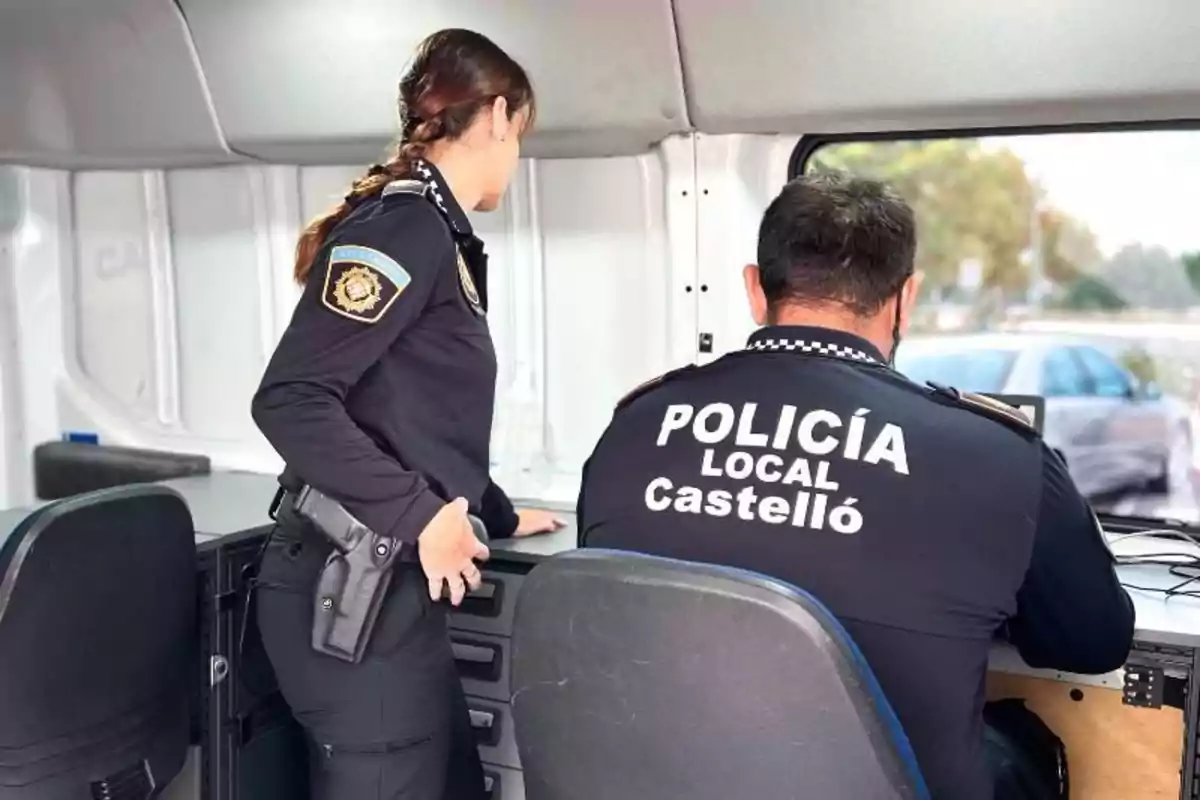 Dos agentes de la Policía Local de Castellón