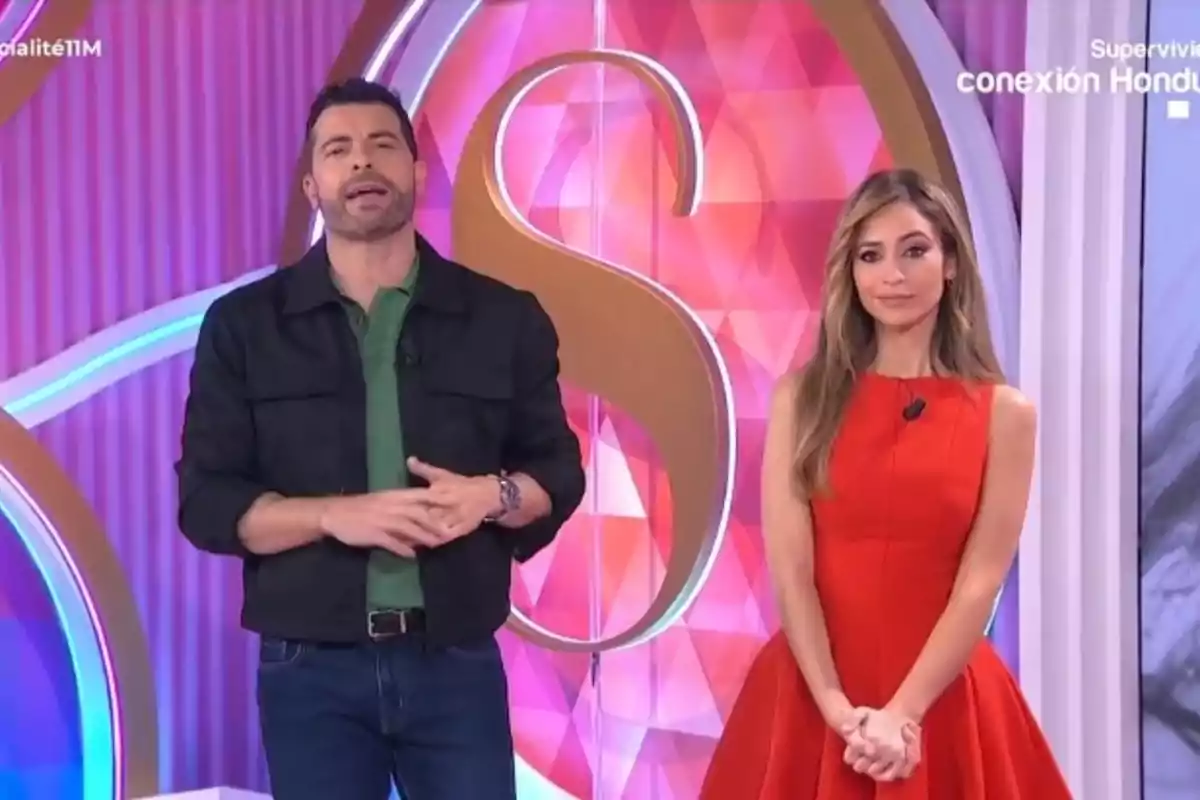 Antonio Santana y María Verdoy en el plató de 'Socialité' Antonio Santana y María Verdoy en el plató de 'Socialité'