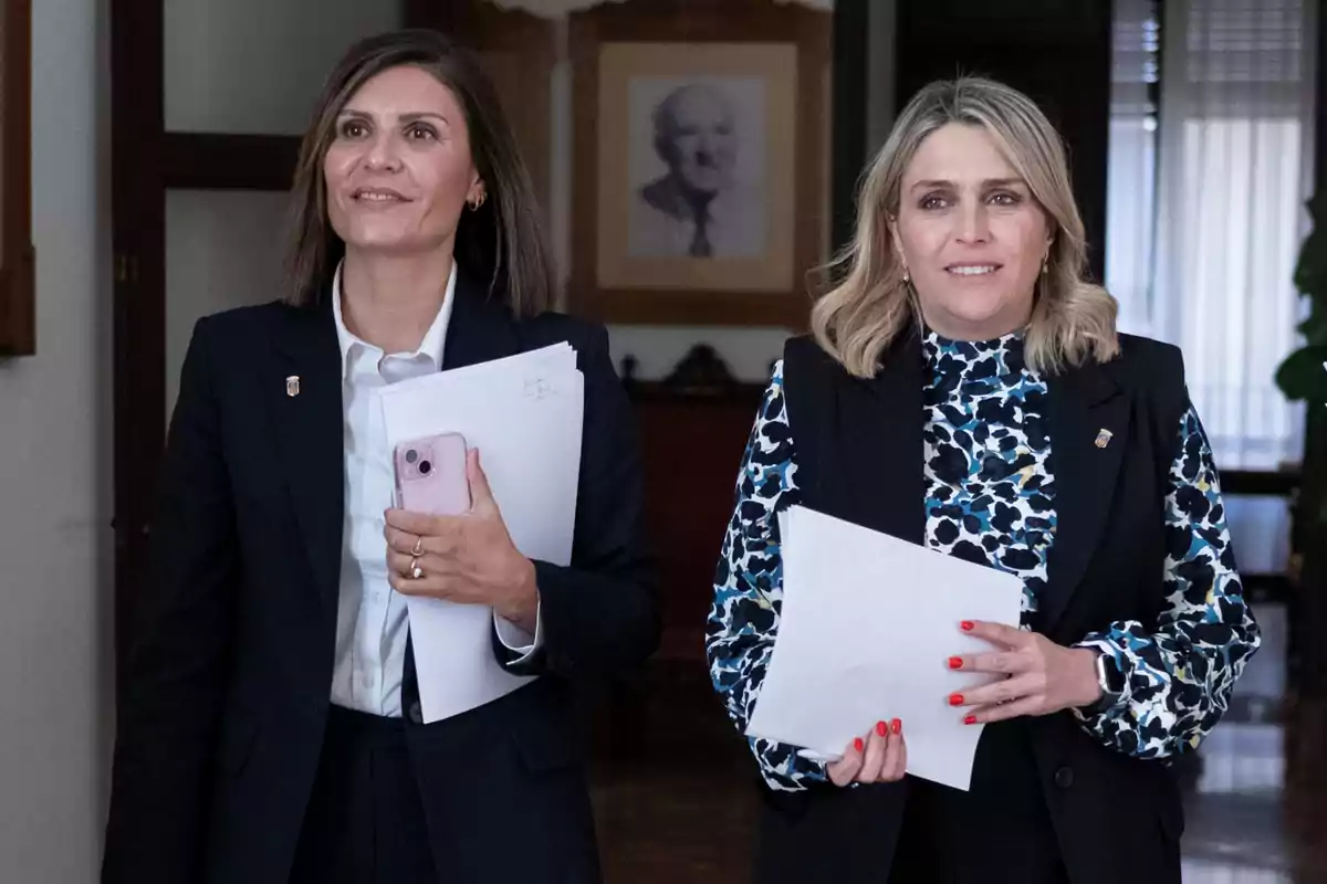 La presidenta de la Diputación de Castellón, Marta Barrachina y la vicepresidenta de la institución provincial y responsable del Área Económica, María Ángeles Pallarés.