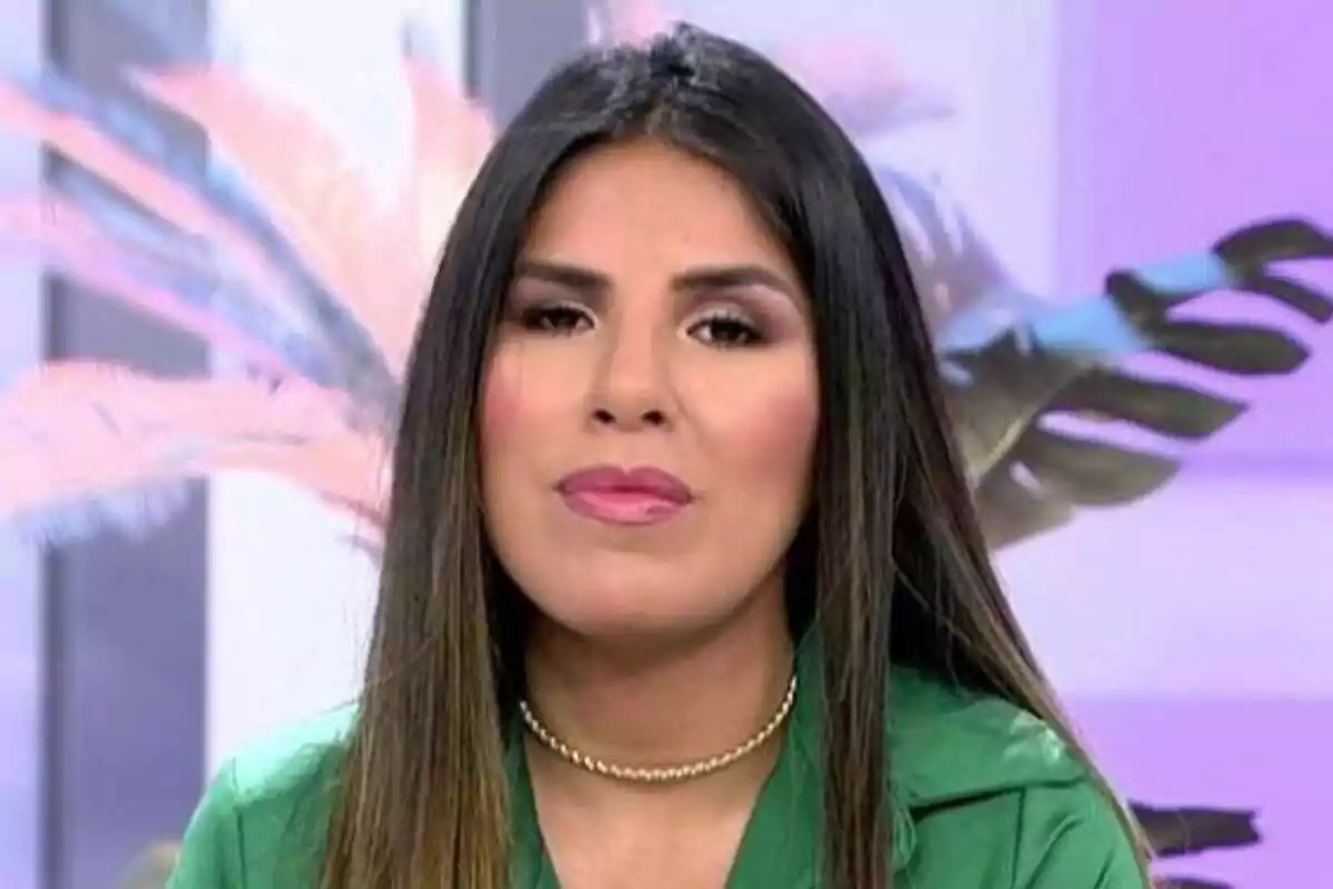 Primer plano de Isa Pantoja seria en 'El Programa de Ana Rosa'