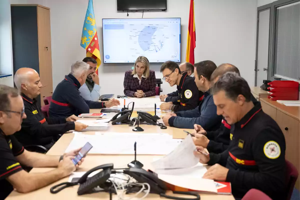 Marta Barrachina en la reunión de coordinación del Consorcio Provincial de Bomberos ante la previsión de fuertes lluvias