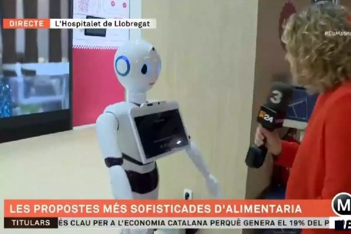 Captura de vídeo de un robot camarero