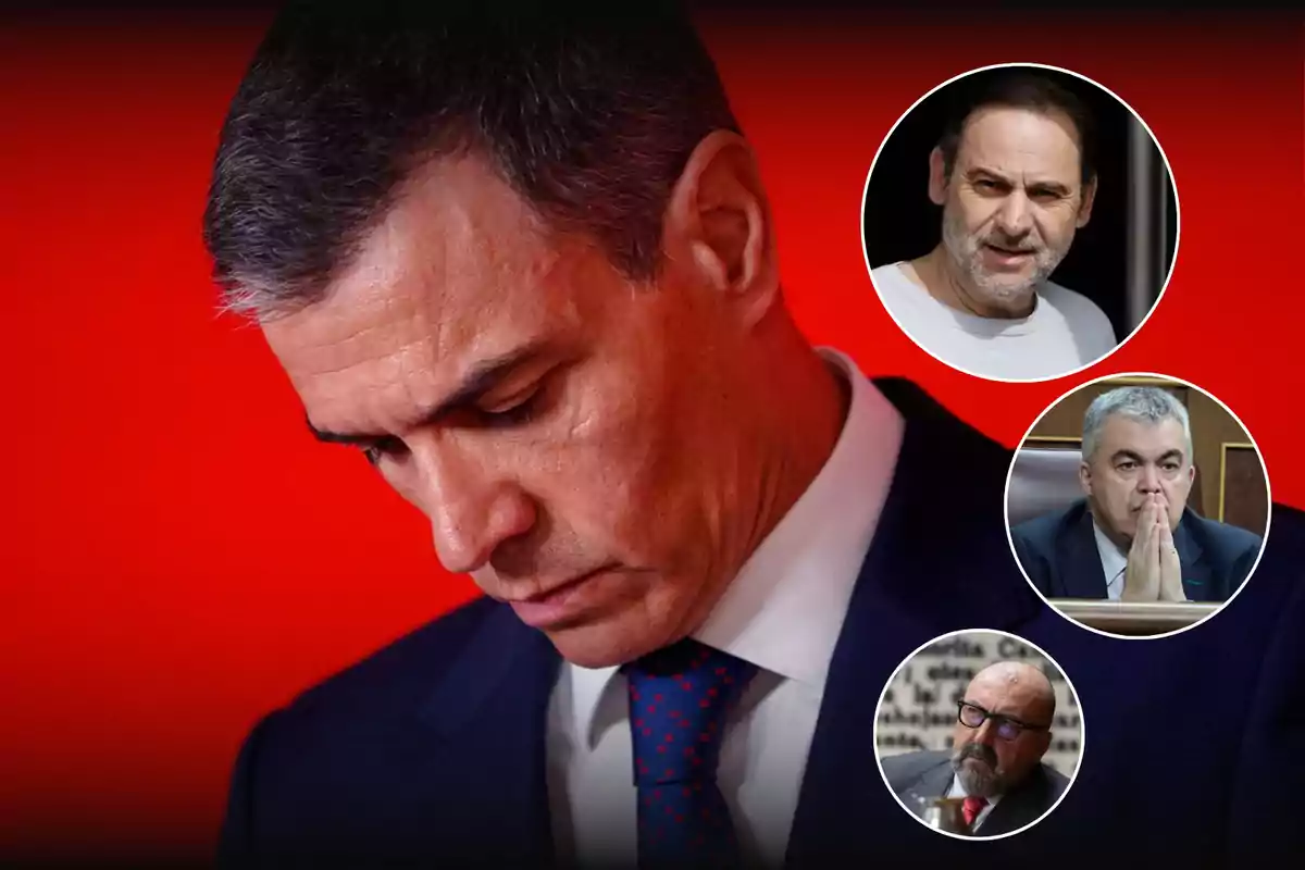 Hombre de traje con expresión seria sobre fondo rojo y tres retratos circulares de otros hombres en la esquina derecha