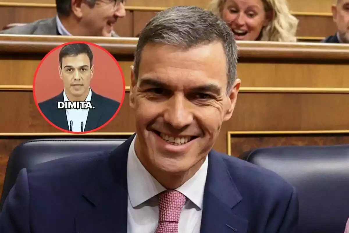 Un hombre sonríe en un entorno parlamentario mientras en un círculo rojo aparece otra imagen de él con la palabra "DIMITA".