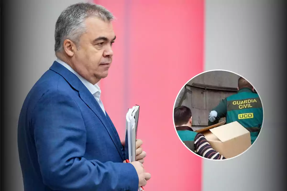 Un hombre de traje azul sostiene documentos mientras camina, con un fondo de color rosa y gris; en un recuadro, agentes de la Guardia Civil llevan una caja.